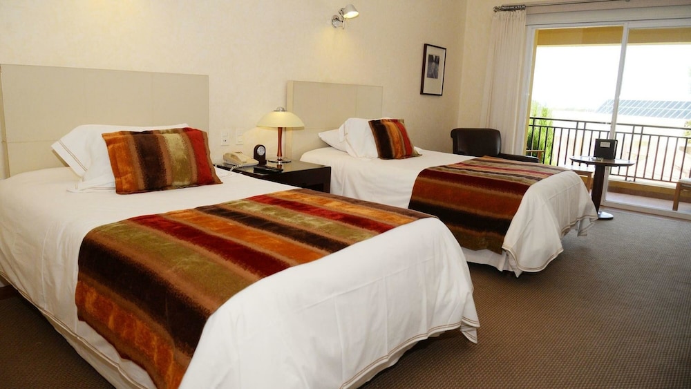 ARGENTINO HOTEL CASINO RESORT (4)
