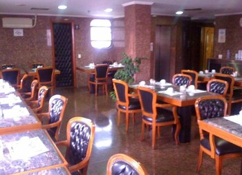 La Guardia Hotel (10)