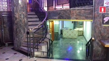 La Guardia Hotel (12)