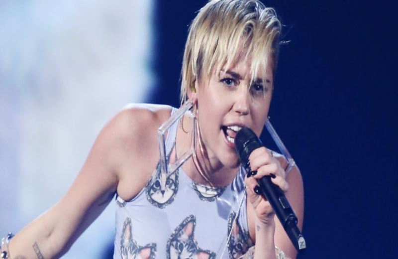 MILEY CYRUS en Buenos Aires - Estadio GEBA (5)