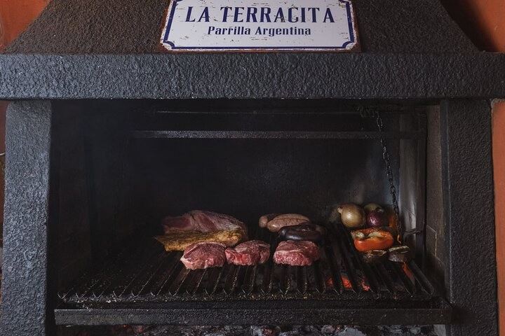 ARGENTINE BARBECUE IN SMALL GROUPS (11)