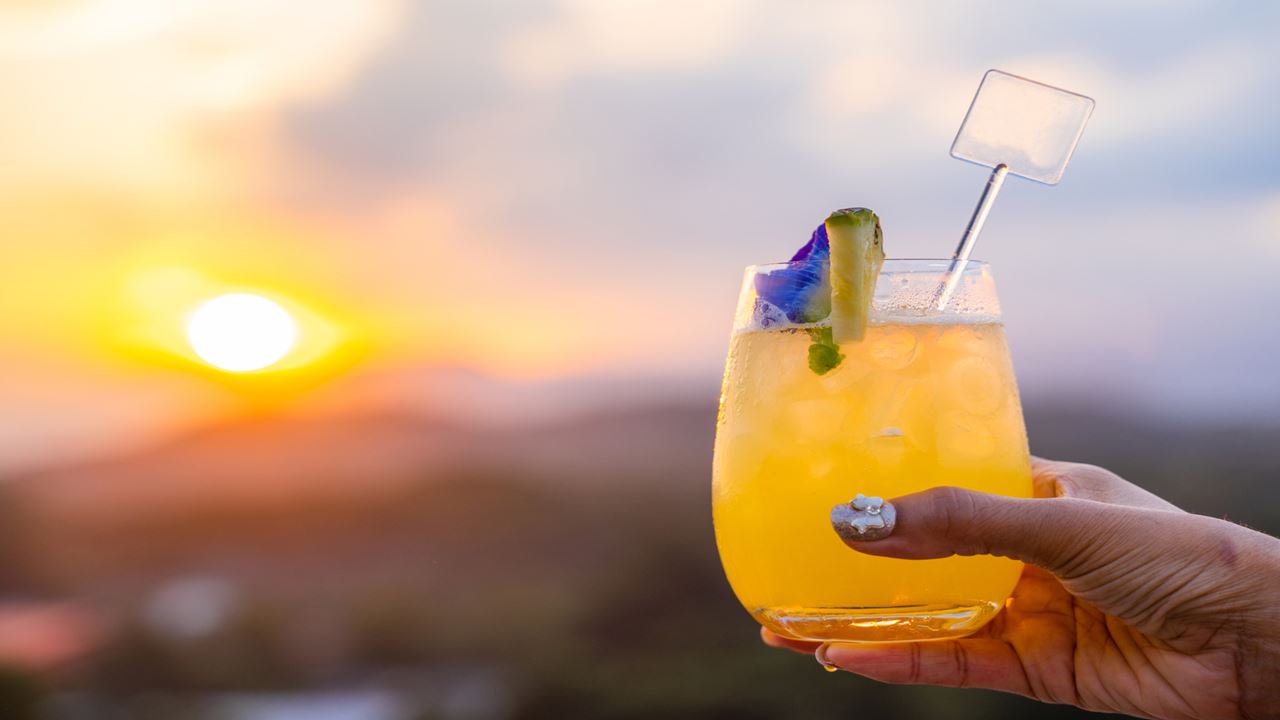 Coucher de soleil sur le mur et dîner gastronomique (2)