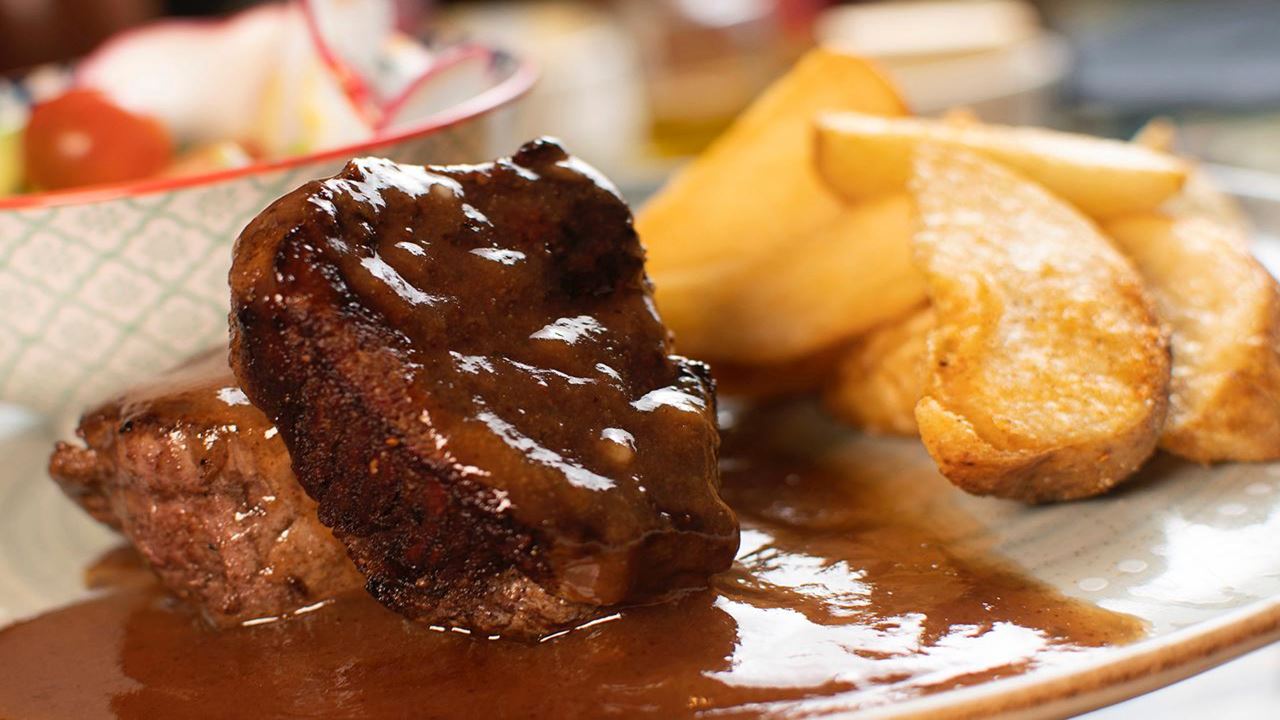 Coucher de soleil sur le mur et dîner gastronomique (6)