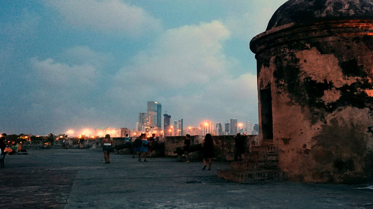 Coucher de soleil sur le mur et dîner gastronomique (9)