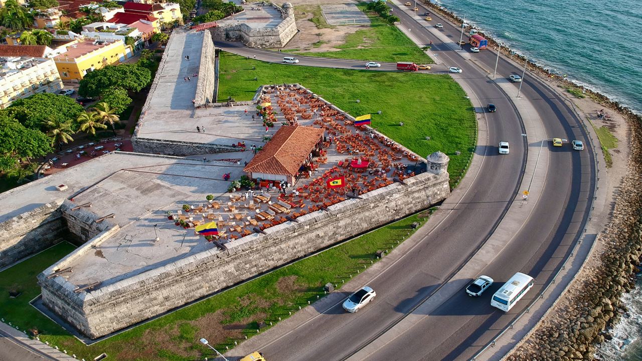 Coucher de soleil sur le mur et dîner gastronomique (10)