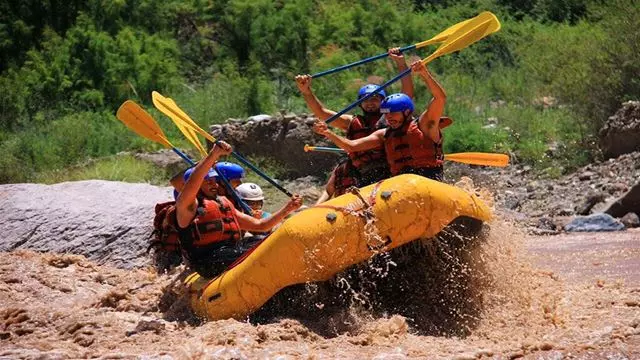Canopée Et Rafting À Mendoza