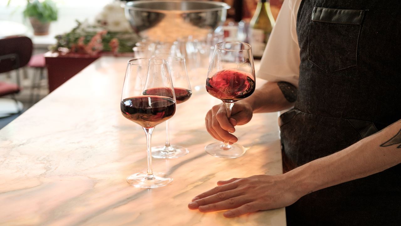 Gourmet Wine Tasting and Local Cuisine (3)