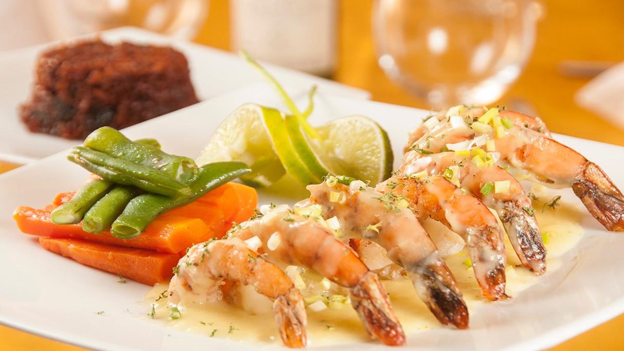 Gourmet Wine Tasting and Local Cuisine (4)