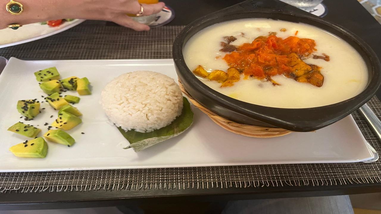 Gourmet Wine Tasting and Local Cuisine (5)