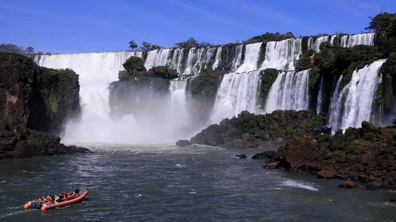 BRAZILIAN WATERFALLS WITH MACUCO SAFARI (1)