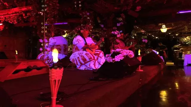 Dinner Show Bali Hai