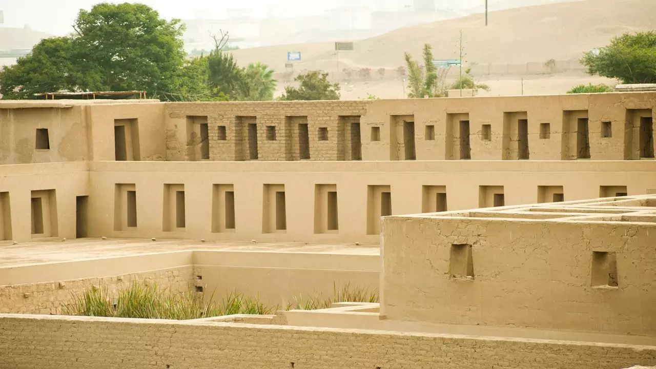 Pachacamac Ruins And Barranco