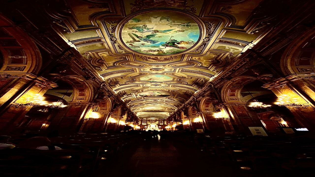 Contrasts of Santiago: Historic Center and Santa Lucía Hill (4)