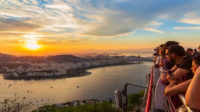 Cristo Redentor E Pôr Do Sol No Pão De Açúcar