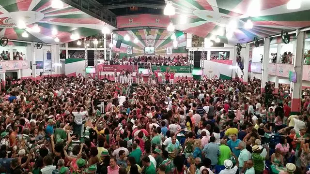 Ensaio De Escola De Samba De Carnaval