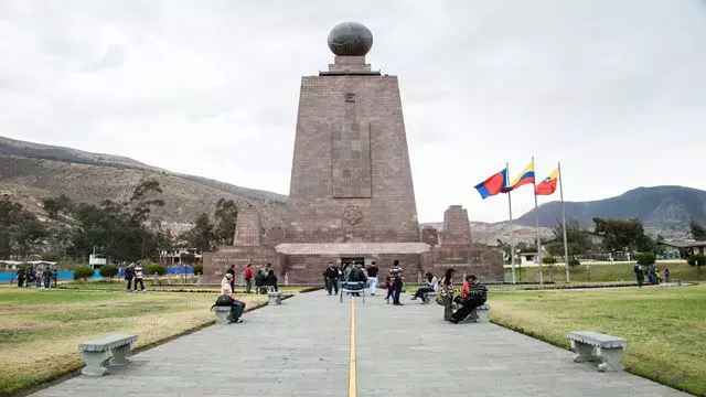 Tour To The Middle Of The World