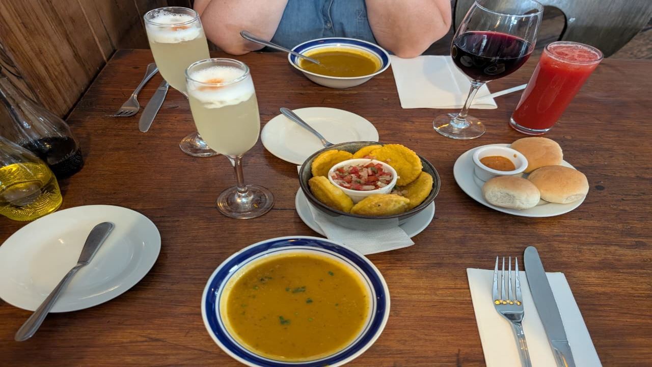 Experiencia Culinaria en Lastarria: Vinos, Historia y Sabores de Chile (8)