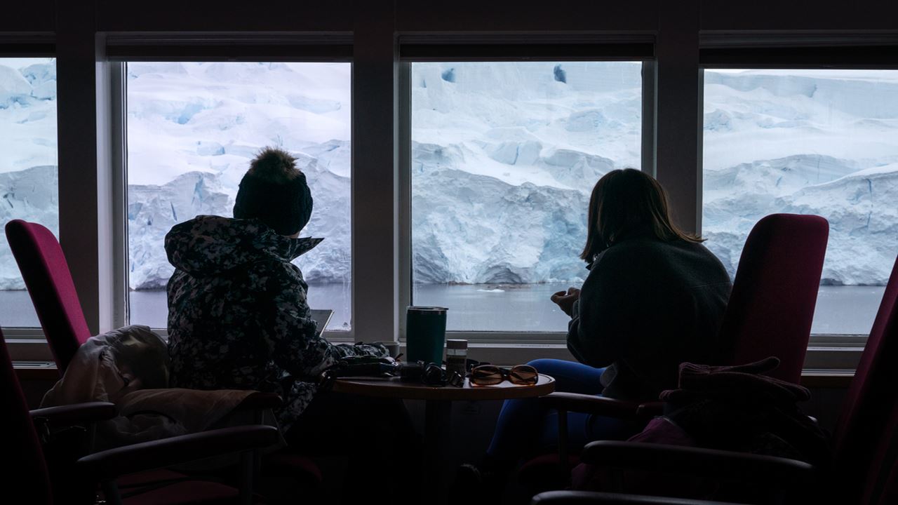 Classic Antarctica Air Cruise Exploration – 8 Days aboard the Ocean Nova (4)