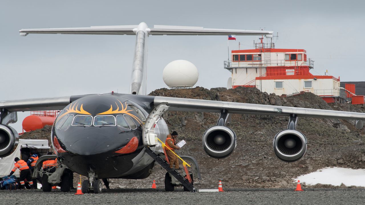 Classic Antarctica Air Cruise Exploration – 8 Days aboard the Ocean Nova (10)