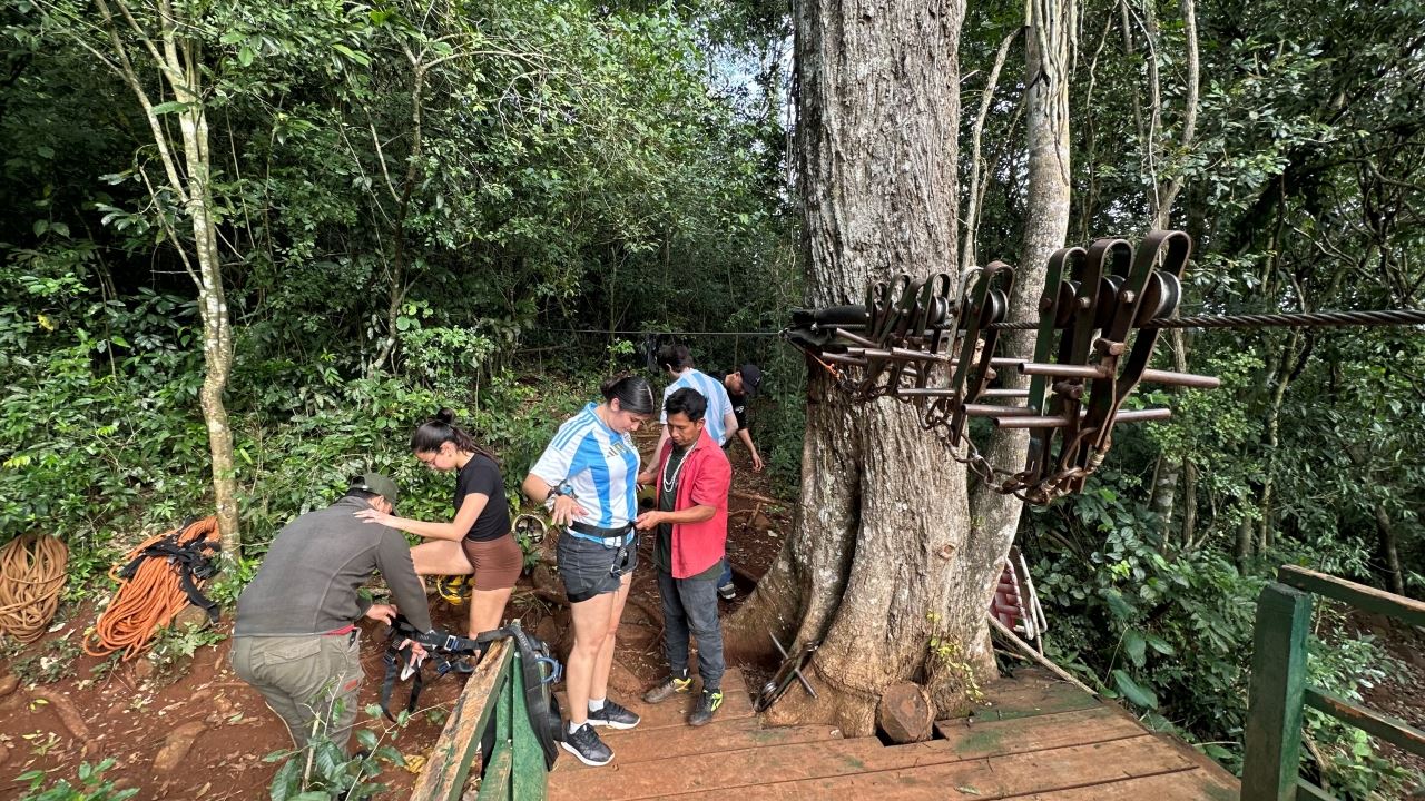 JUNGLE FLY ADVENTURE IN SMALL GROUPS (14)