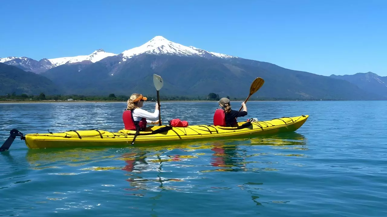 Kayak Panoramique, Rangée Entre Les Volcans
