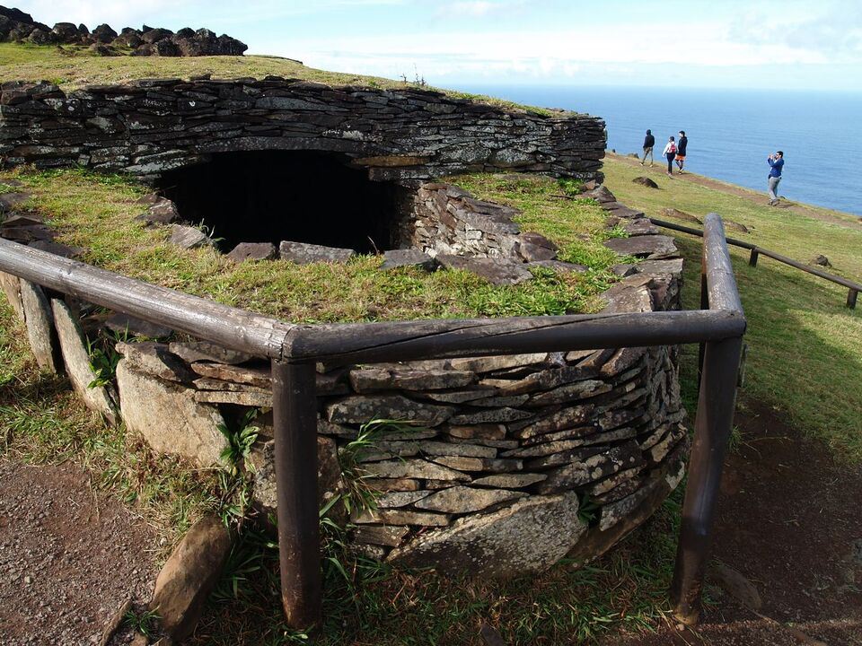 THE BEST OF EASTER ISLAND (10)