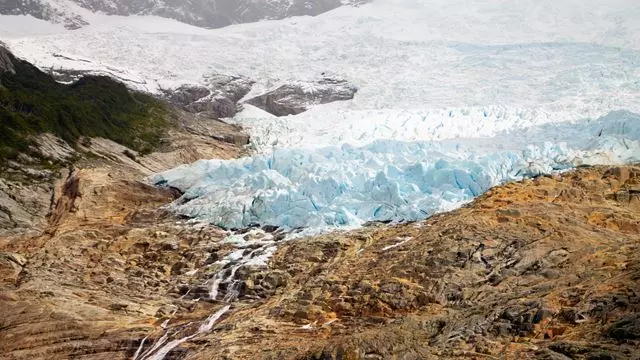 Navegacion Fiordos De Las Montañas Desde Puerto Natales