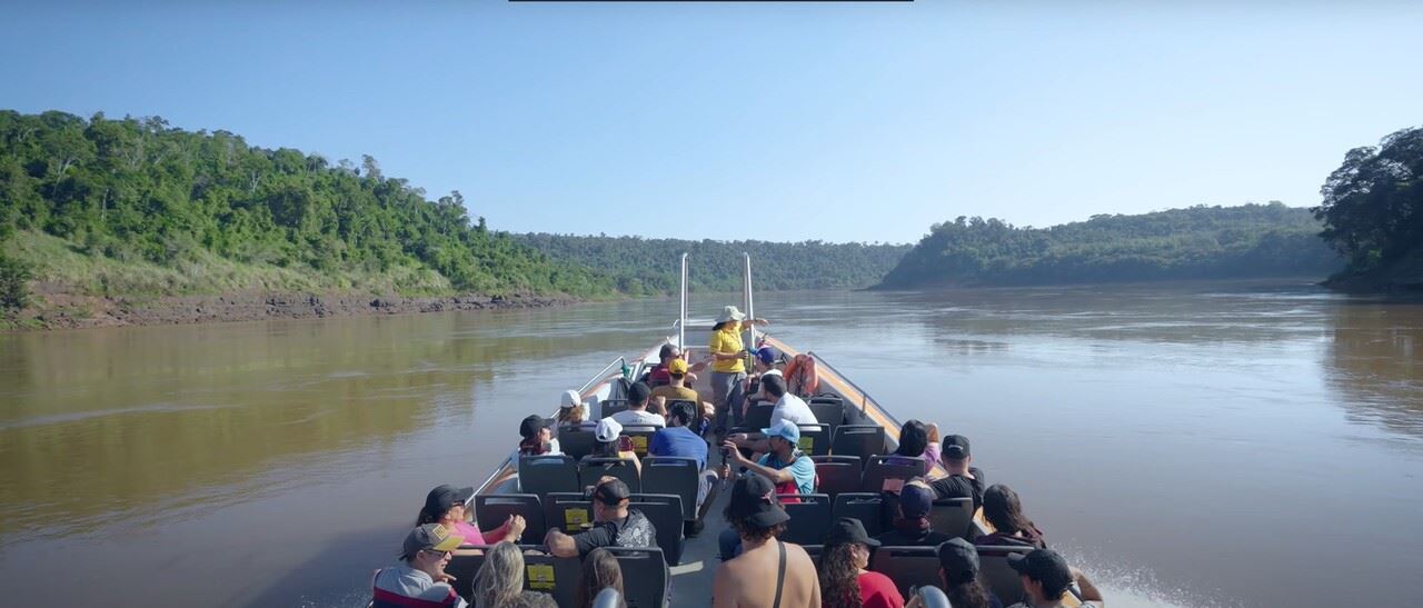NAVEGACION POR RIO IGUAZU (6)
