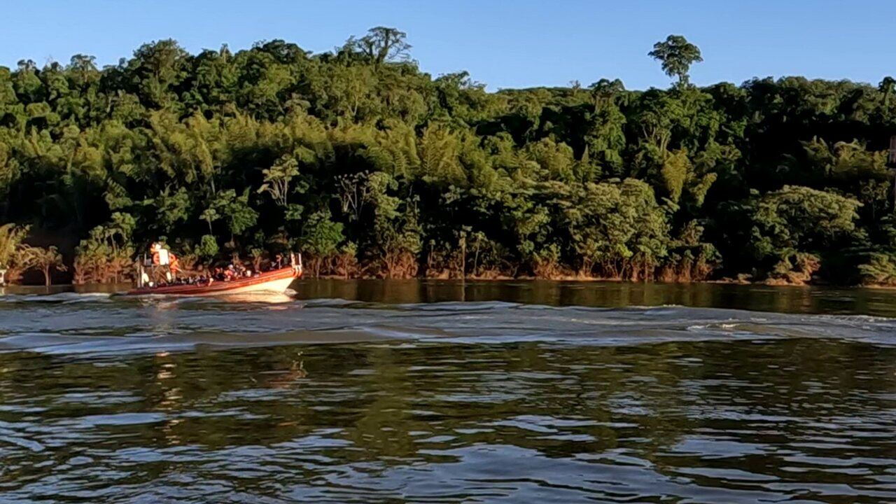 NAVEGACION POR RIO IGUAZU (9)