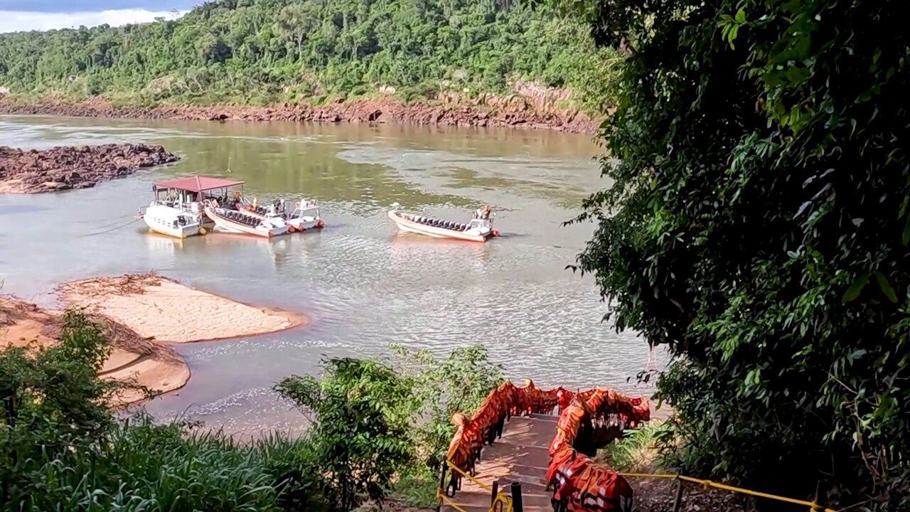 NAVEGACION POR RIO IGUAZU (10)