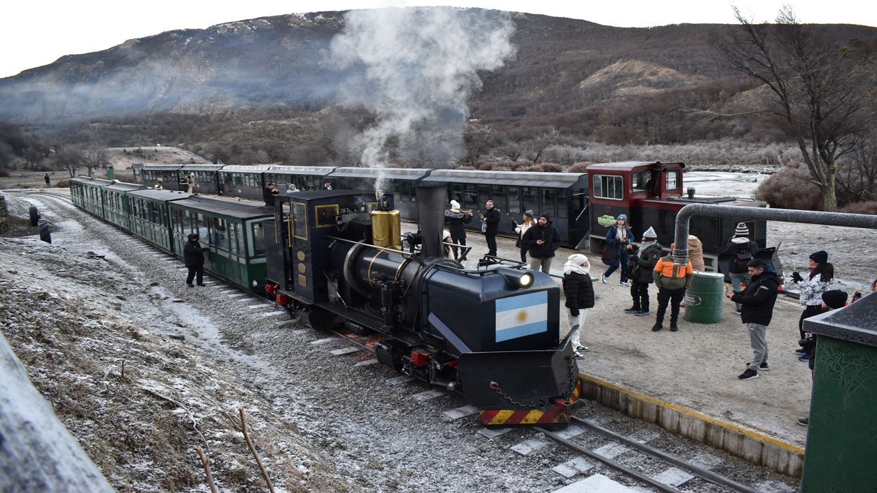 OFERTA: TRASLADOS DESDE Y HACIA AEROPUERTO Y PARQUE NACIONAL CON TREN (9)