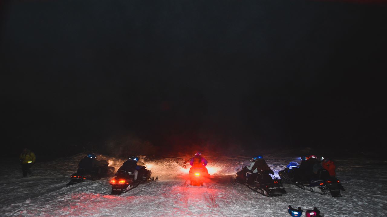 PASEO EN TRINEO, MOTO DE NIEVE Y RAQUETAS CON CENA (6)
