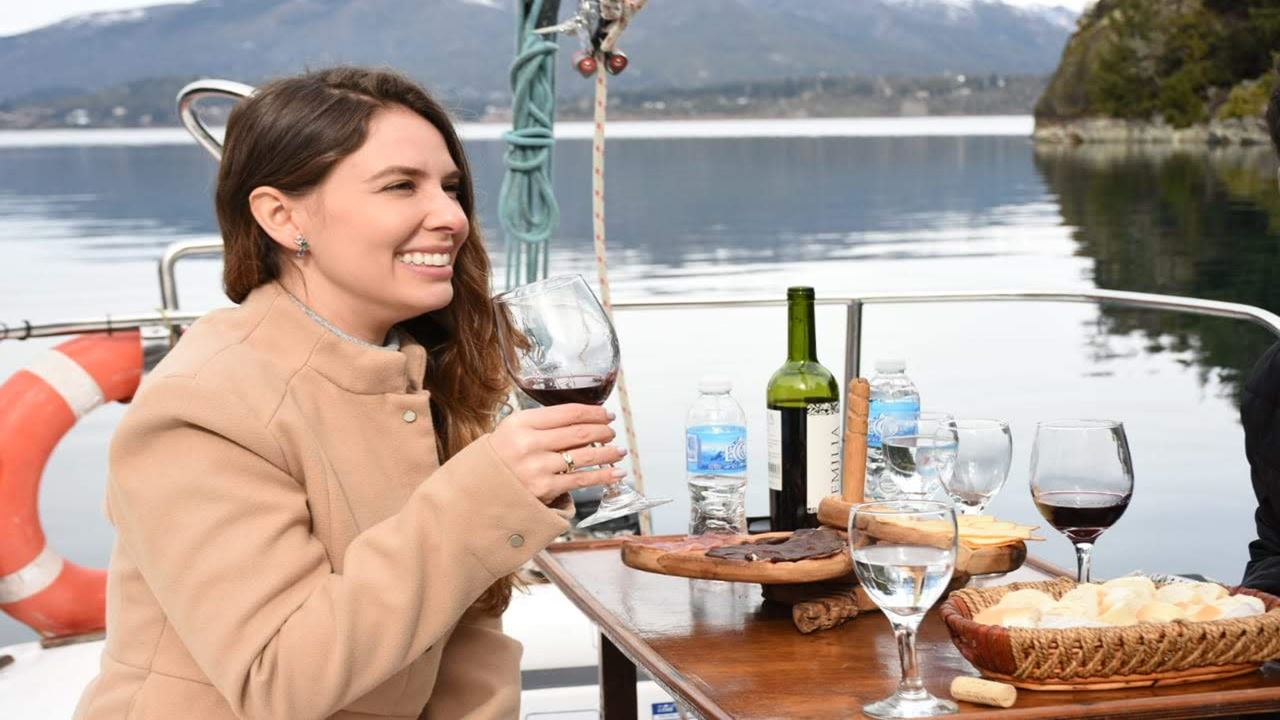 Sailing trip around Lake Nahuel Huapi (4)