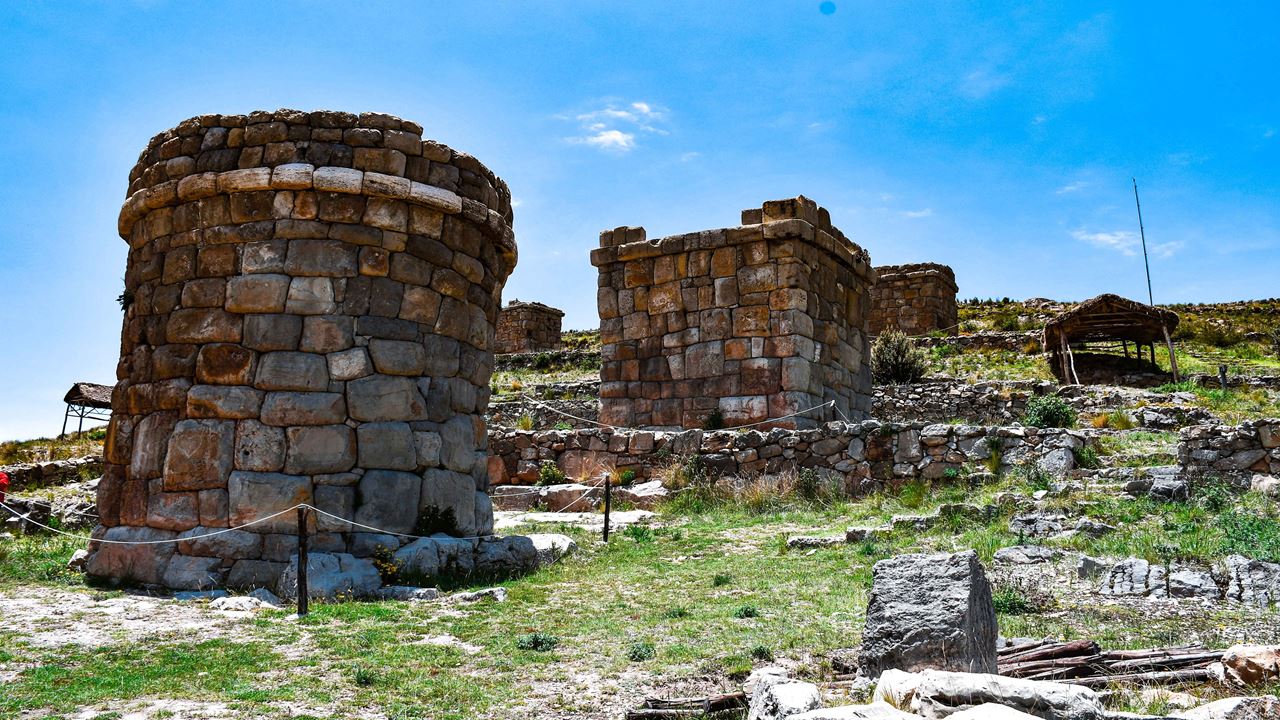 Portal Of Aramu Muro