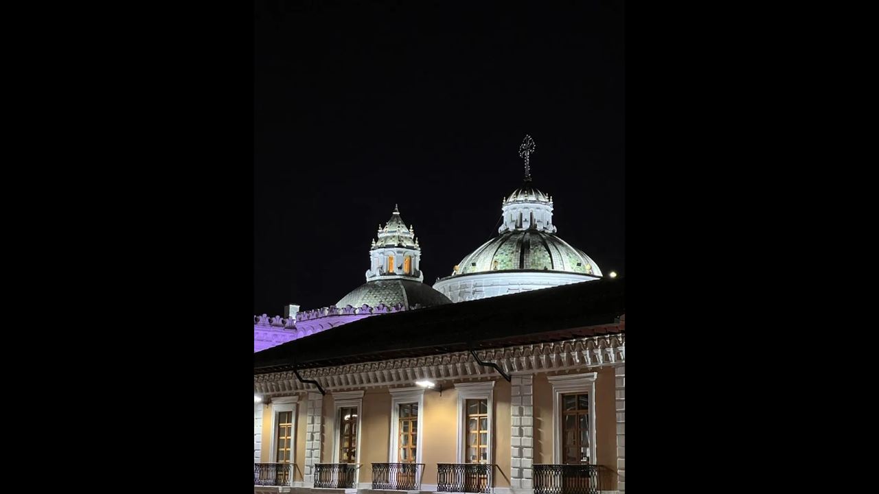 Quito À Noite: Passeio Panorâmico De Ônibus E A Pé Pelo Centro Histórico. foto 3