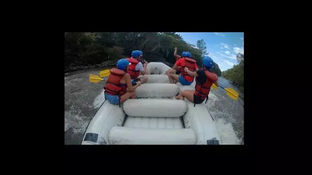 Rafting Auf Dem Fluss Fonce