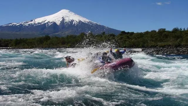 Aventura Aquática, Desafie As Corredeiras Do Rio Petrohué
