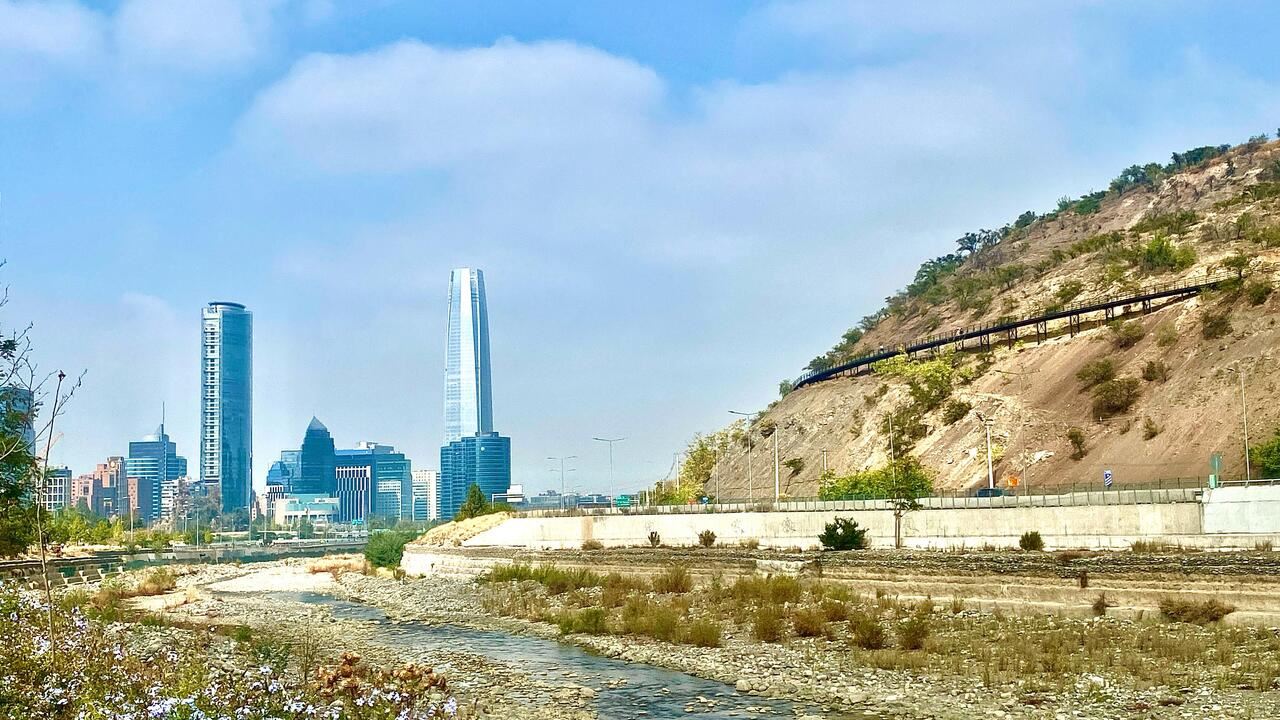 Sanhattan Walking Tour: Modernidad, Arquitectura y Vistas 360 (5)