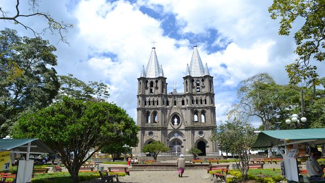 Tour A Jardín