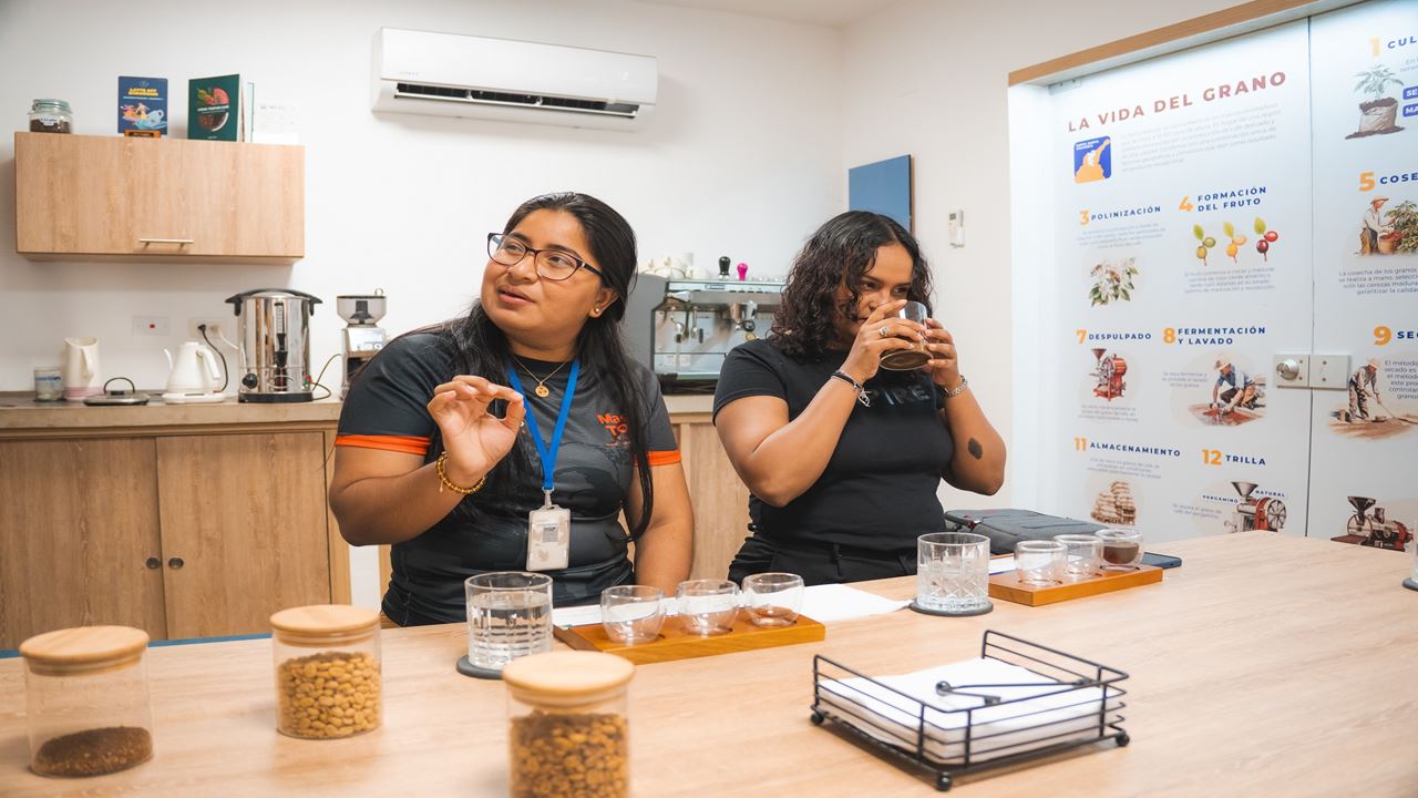 Rundgang mit Verkostung von handwerklichem Kaffee (6)