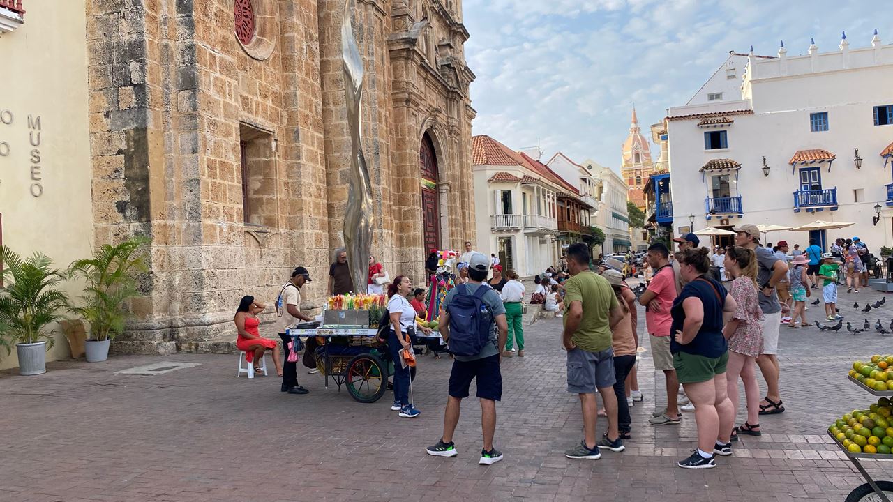Tour Compartido A Pie Por El Centro Histórico Y Getsemaní