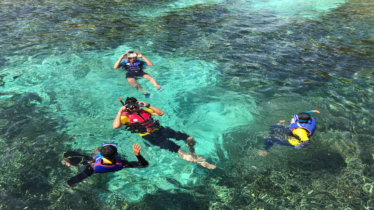 Tour en Pontón por los Cayos con Snorkeling (10)