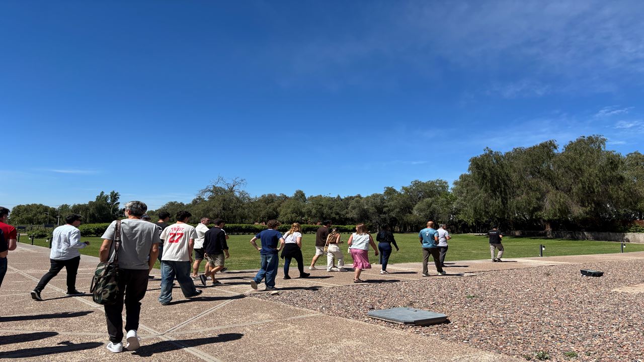 TOUR AND TASTING AT TRAPICHE WINERY (2)