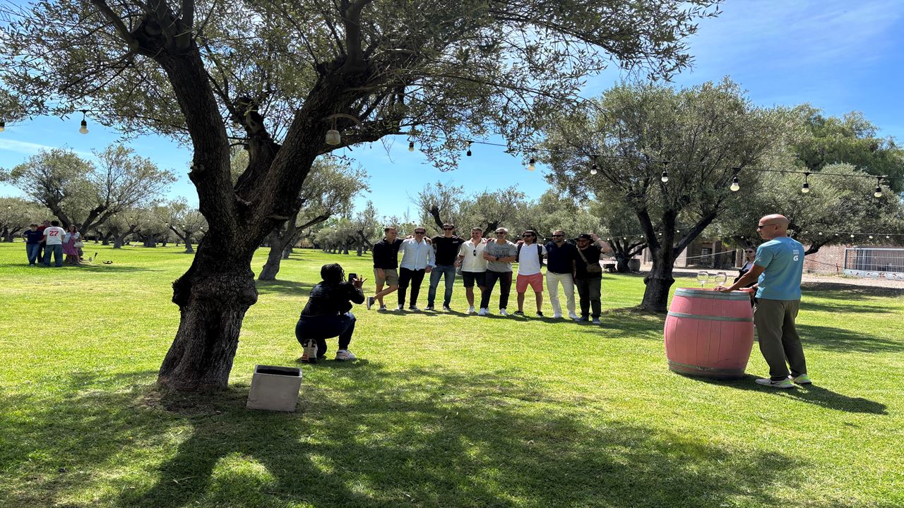 TOUR AND TASTING AT TRAPICHE WINERY (1)