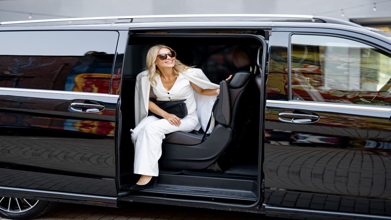 Private Arrival Transfer: El Edén International Airport to Hotel (2)