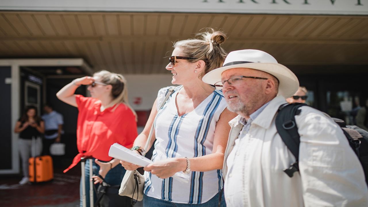 Private Arrival Transfer: El Edén International Airport to Hotel (4)