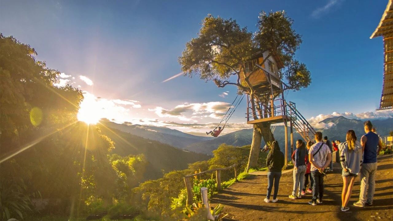 Trekking to the Tree House in Baños de Agua Santa (7)