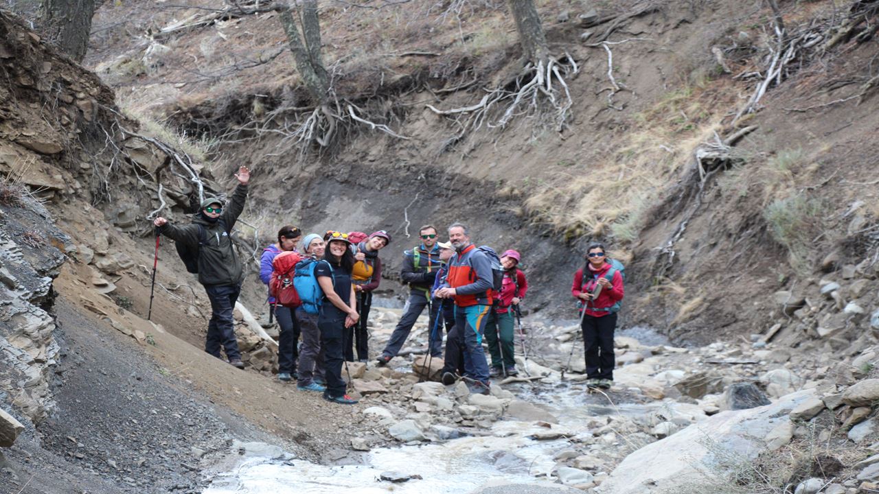 Trekking A La Cima Del Cerro Frias