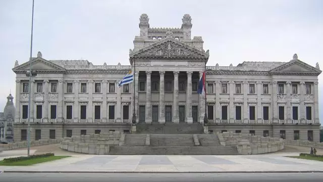 Une Journée À Montevidéo Depuis Buenos Aires