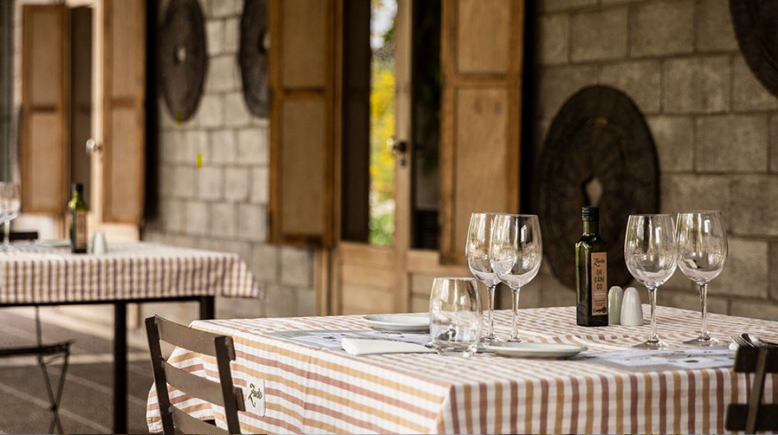 Visita A Bodegas Con Degustacion Y Almuerzo En Maipú